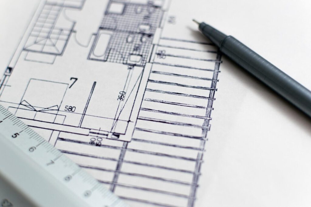 Grundriss mit Stift – Plancheck vor Baubeginn